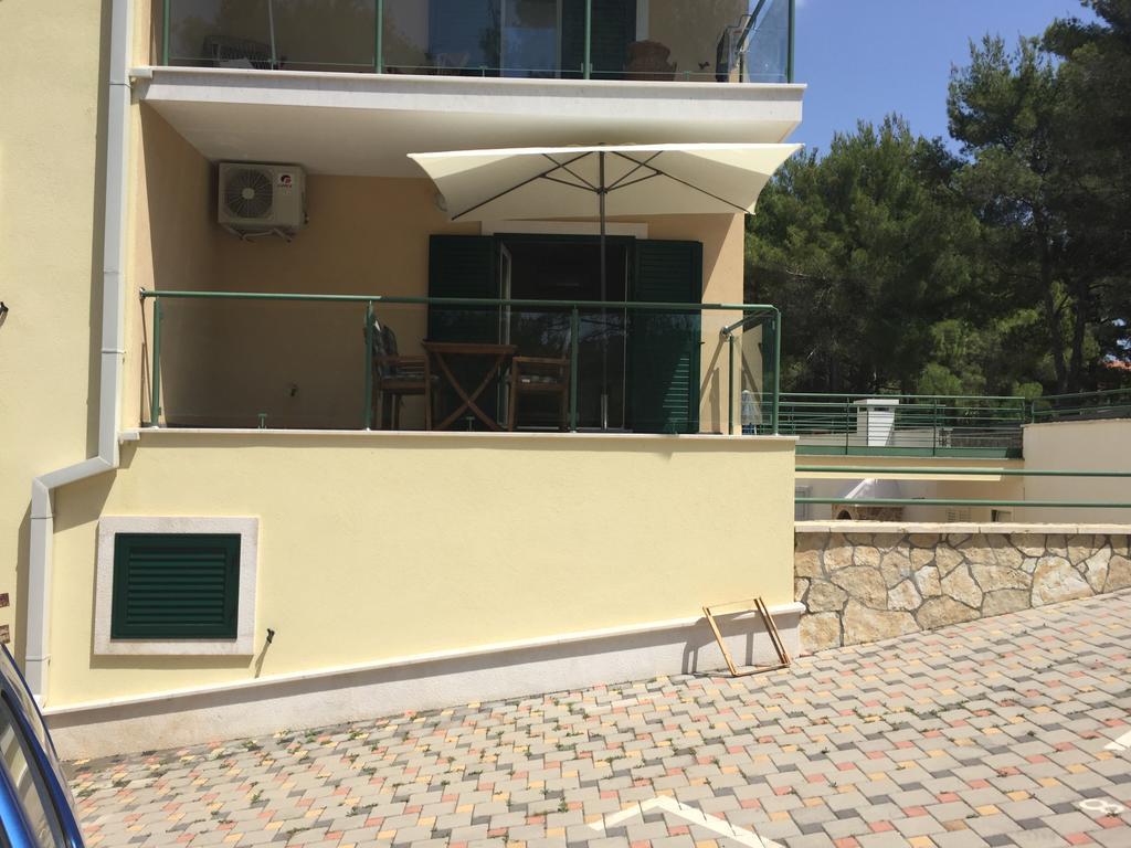 Apartment Maestral Rogac Exterior photo