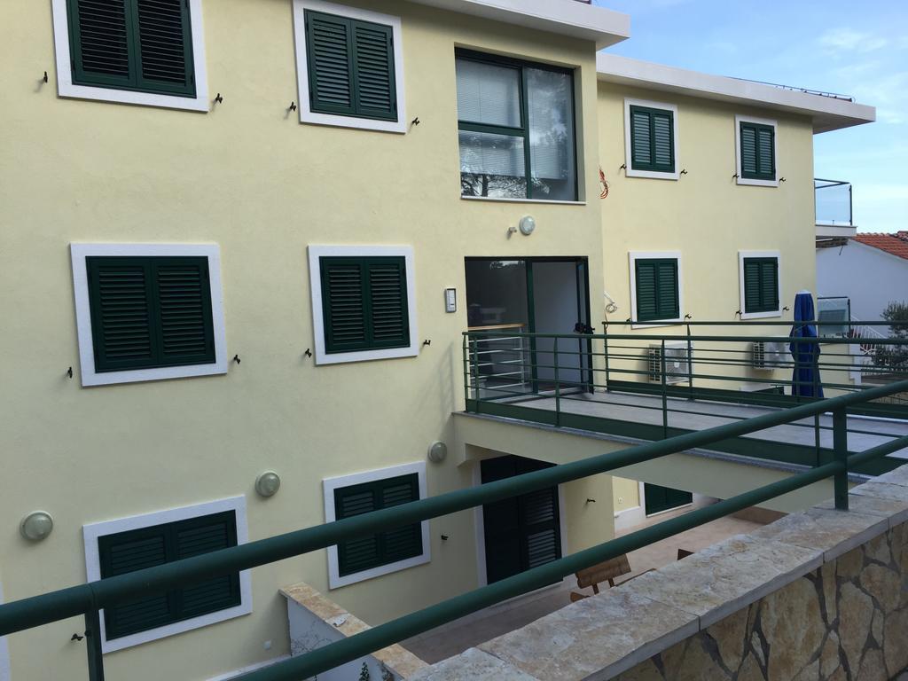 Apartment Maestral Rogac Exterior photo